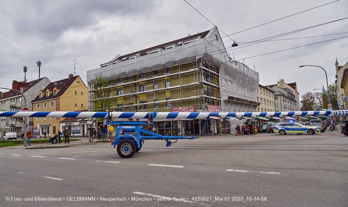 01.05.2023 - Maibaumaufstellung in Berg am Laim